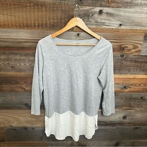 a.n.a Twofer Gray T-shirt Twofer White Sheath Layered Women’s Large 3/4 Sleeve